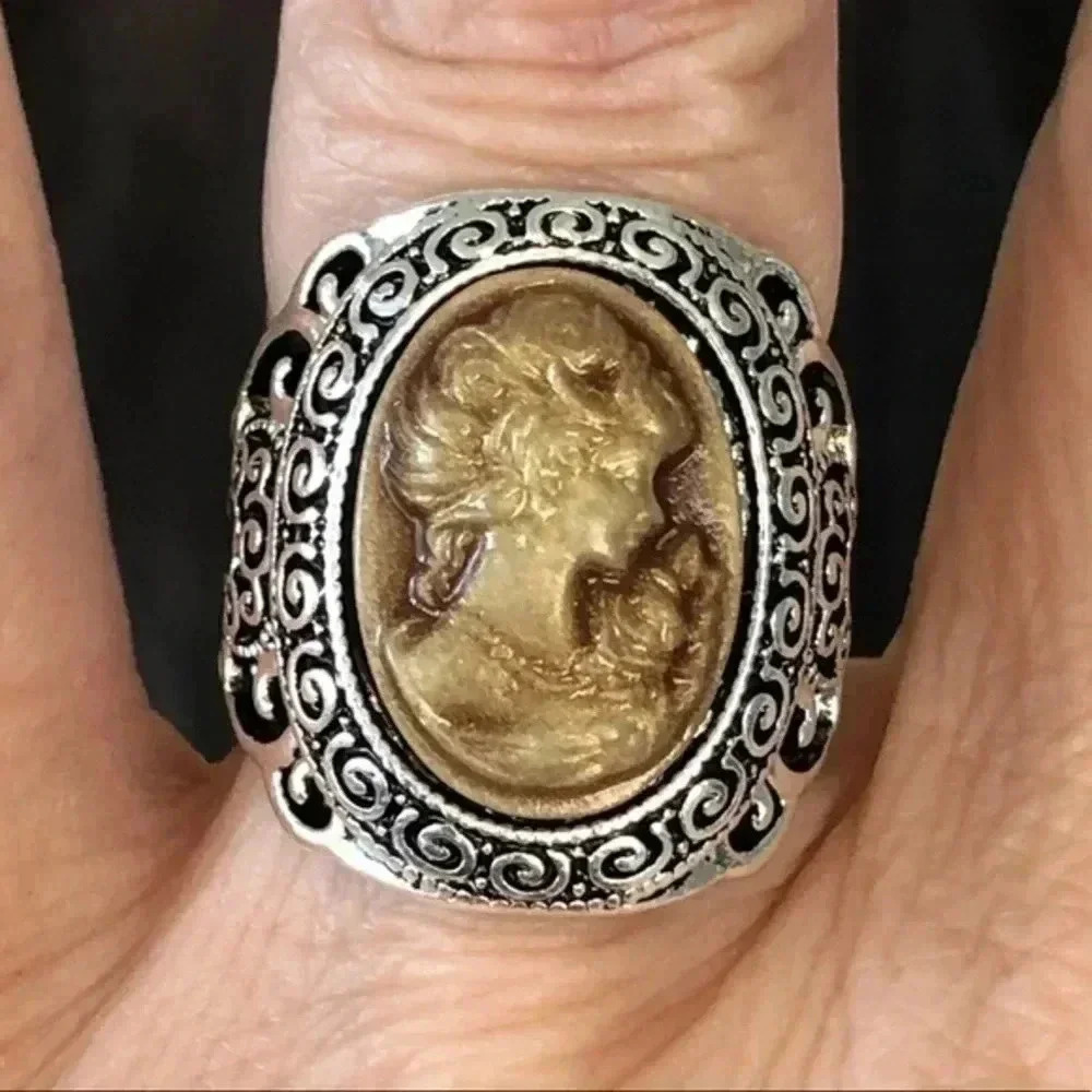 Beige Tan Brown Ornate Vintage Style Cameo Lady Portrait Crystal Silver Ring